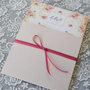 Προσκλητήρια γάμου ρομαντικά -Γ1759 - <p>Ρομαντικό συρταρωτό προσκλητήριο με λουλούδια και μονογράμματα!</p>...