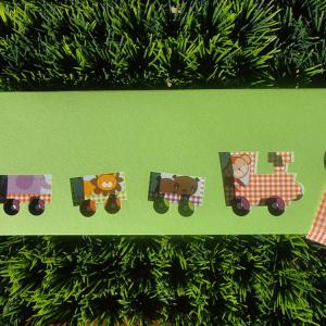 Προσκλητήρια βάπτισης -Β1339 - <p>Πρωτότυπο συρταρωτό προσκλητήριο με κοπτικό τρενάκι και θέμα τα ζωάκια!</p>...